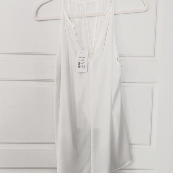 White shirt - Picture 3 of 4